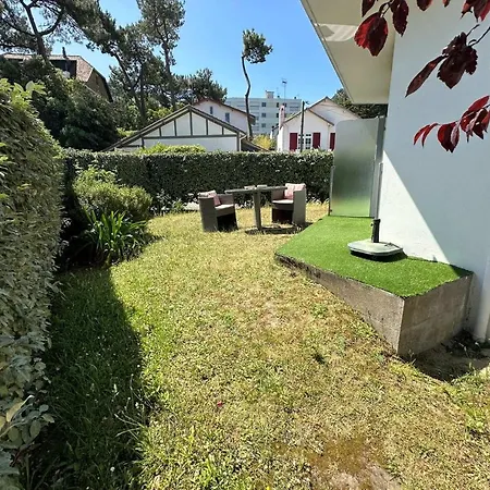 Bright Cocoon With Garden In The Heart Of La Baule